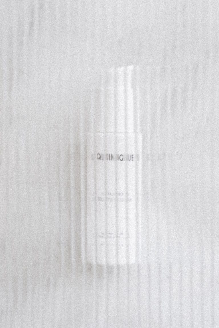 Shooting produits photos cosmétiques skincare - Quinque - Studio Quotidien Lyon