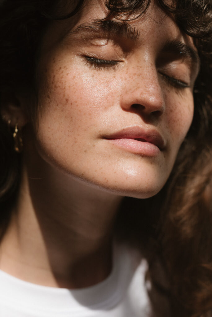 Shooting produits photos cosmétiques skincare - Quinque - Studio Quotidien Lyon
